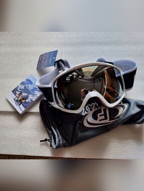 Findway Ski Goggles OTG Snowboard Goggles Men Women Youth UV400 Anti-Fog NWT